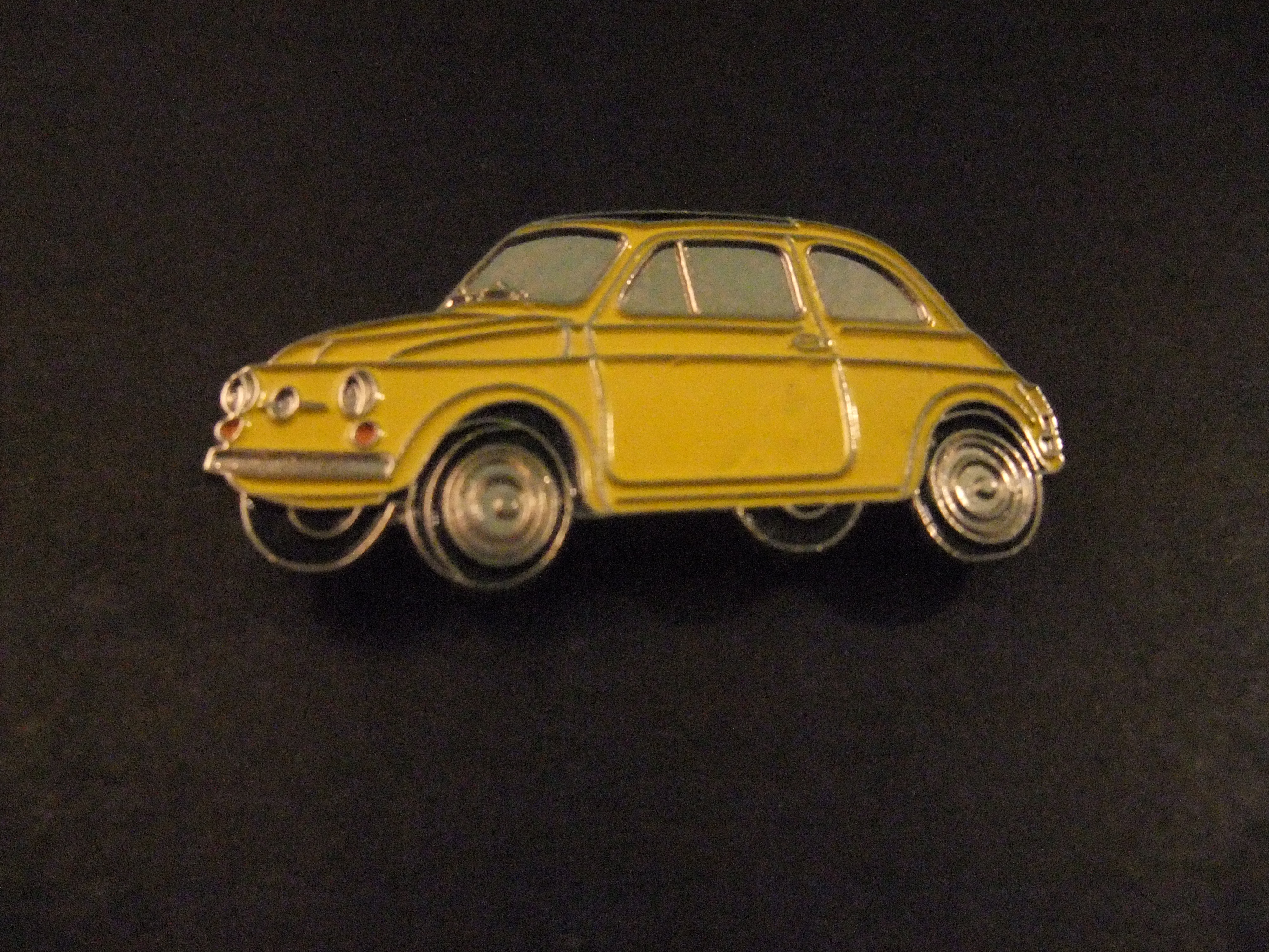 Fiat 500 kleine stadsauto , geel